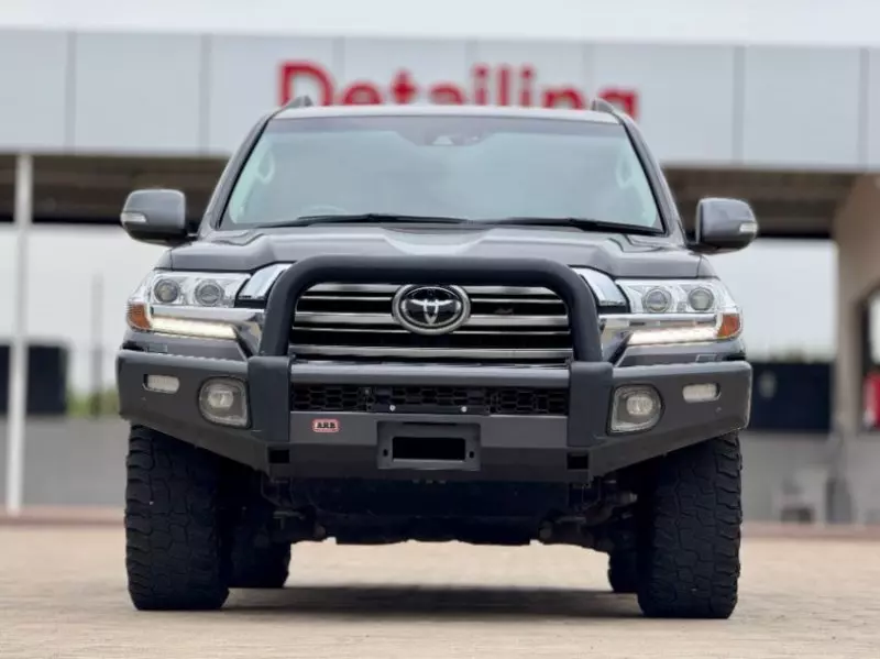 Toyota Landcruiser  V8   - 2018