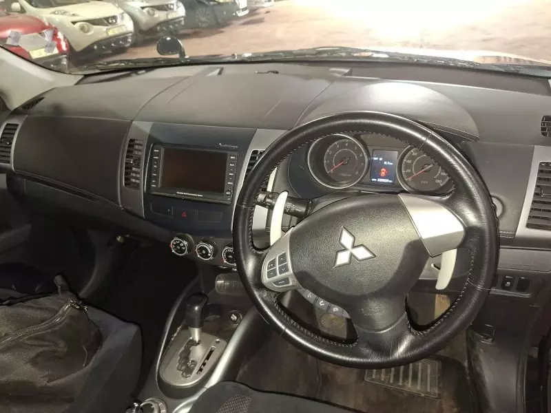 Mitsubishi New Outlander   - 2012