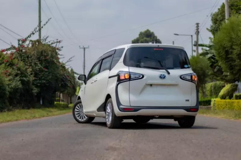 Toyota Sienta Hybrid    - 2020