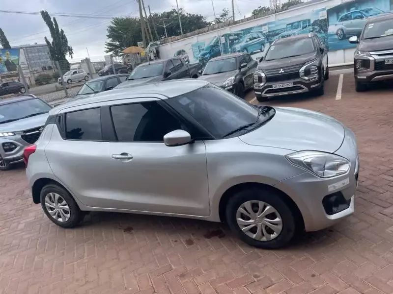 SUZUKI Swift   - 2021