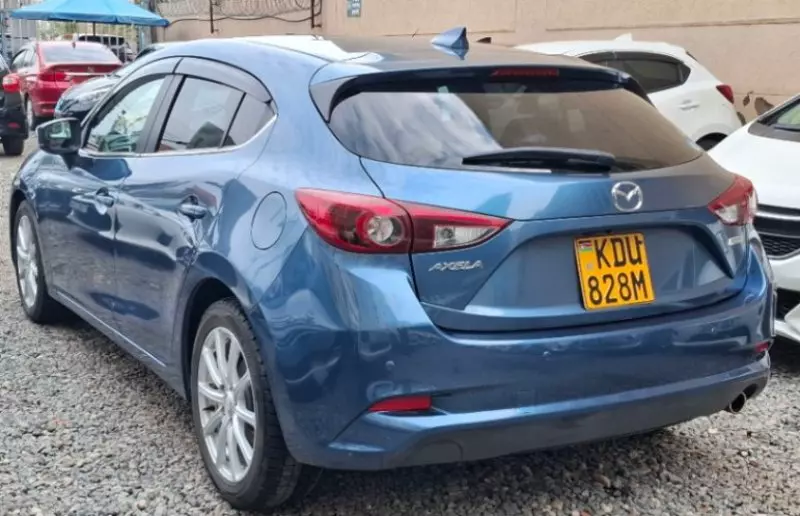 Mazda Axela    - 2018