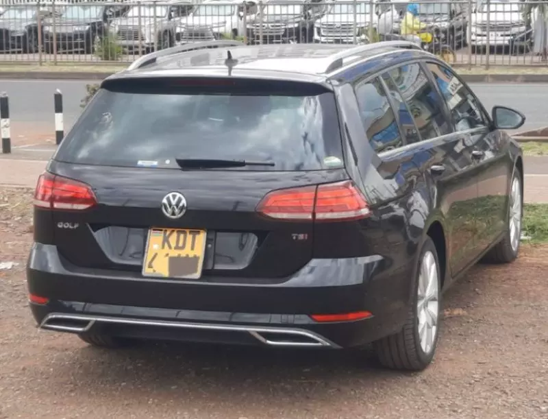 Volkswagen Golf   - 2018