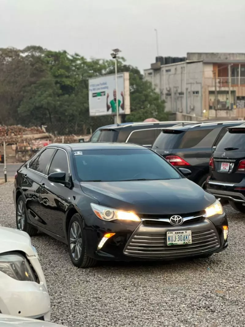 Toyota Camry   - 2016