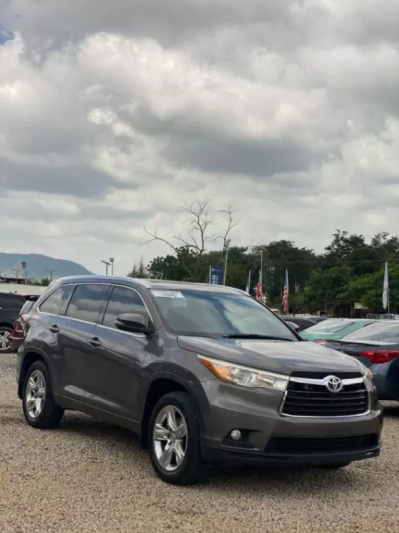 Toyota Highlander   - 2014