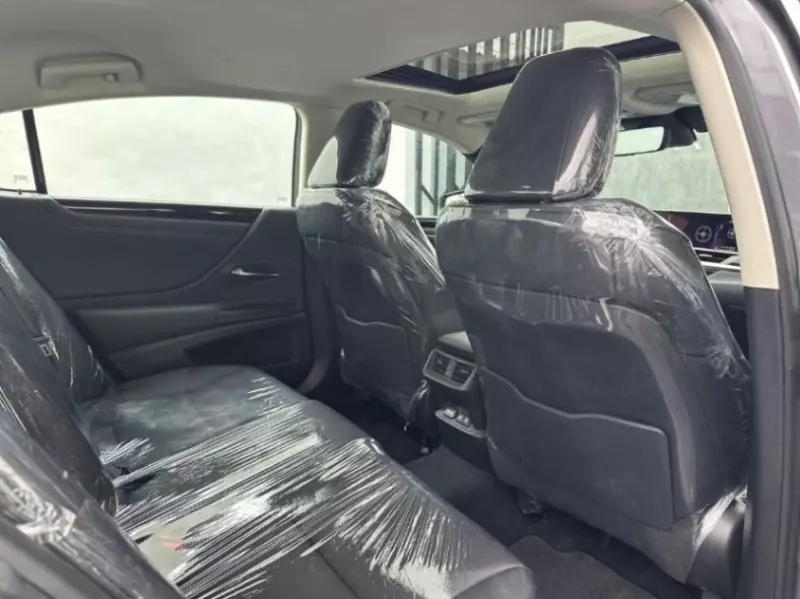 Lexus ES 350   - 2019