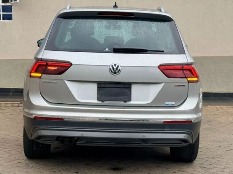 Volkswagen Tiguan   - 2014