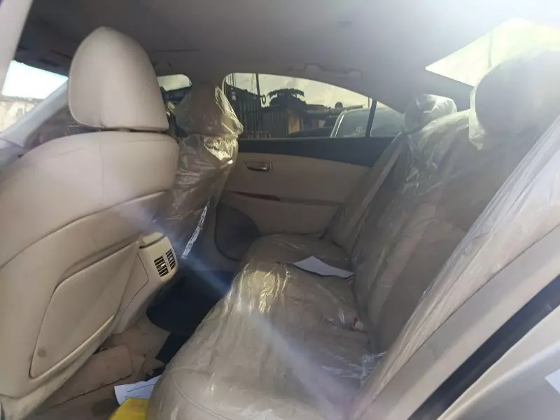 Lexus ES 350   - 2011