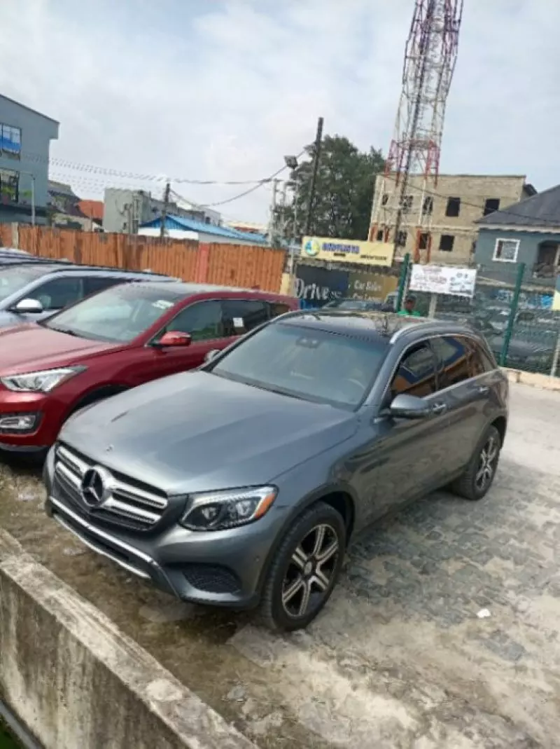 Mercedes-Benz GLC 300   - 2018