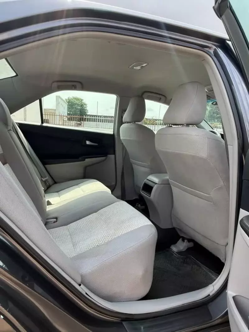 Toyota Camry   - 2012