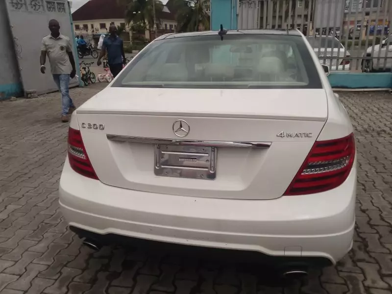 Mercedes-Benz C 300   - 2012