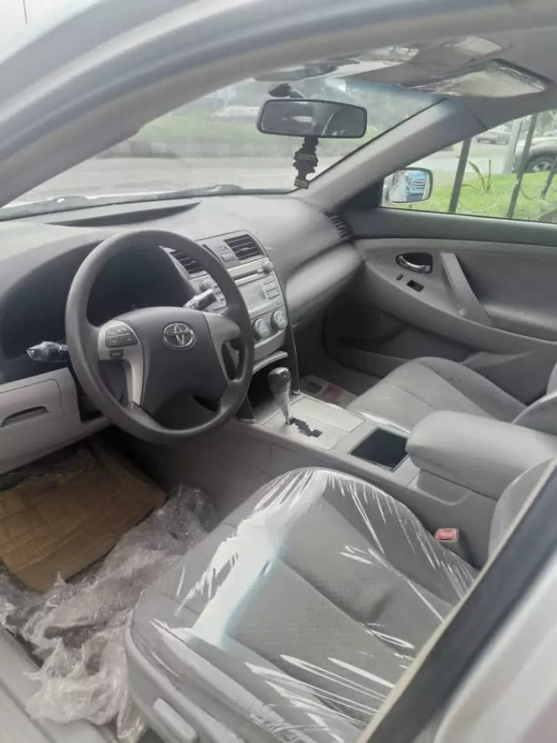 Toyota Camry   - 2009