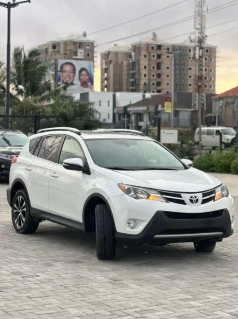 Toyota RAV4   - 2015