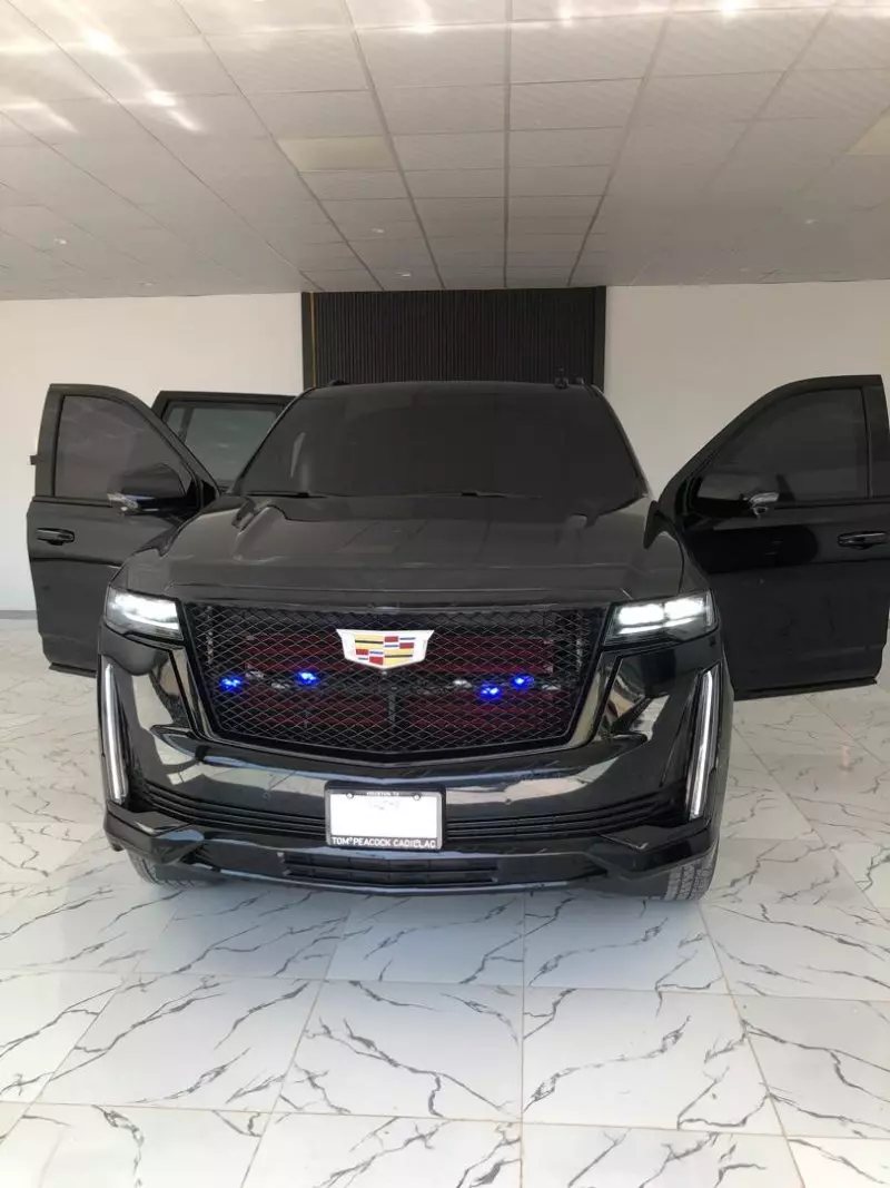 Cadillac Escalade   - 2023