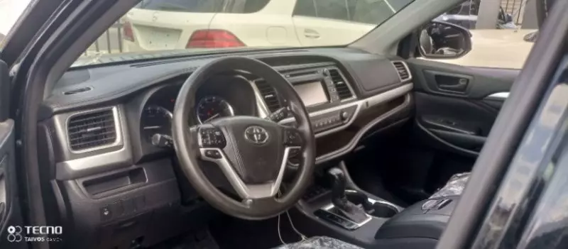 Toyota Highlander   - 2016