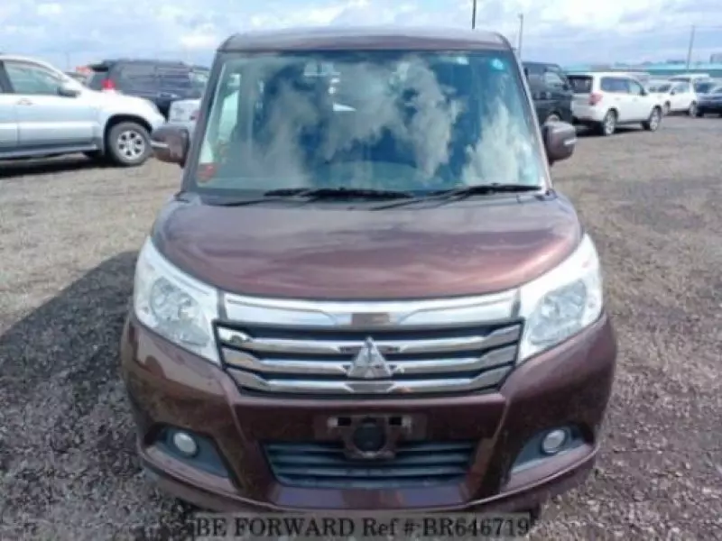 Mitsubishi Delica    - 2015