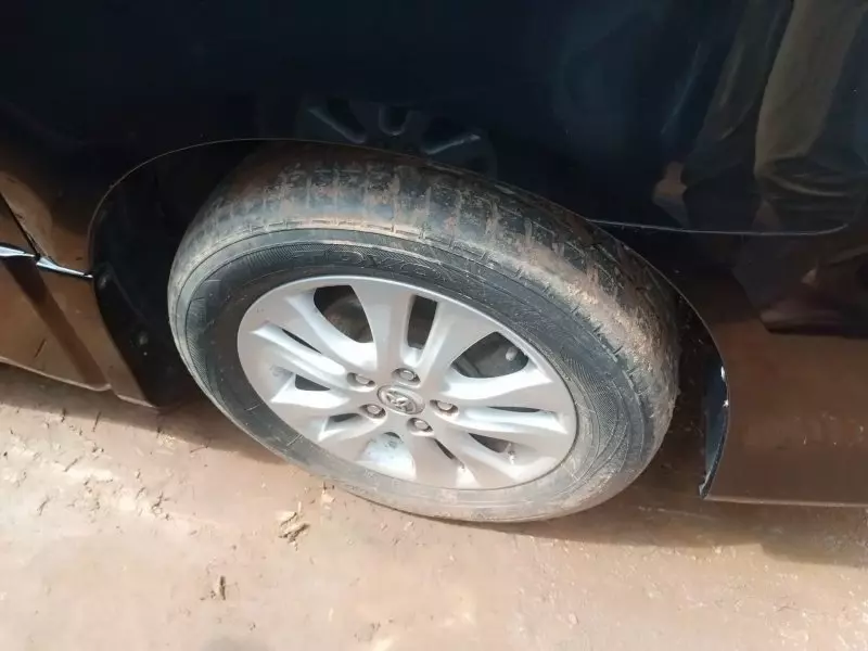 Toyota Noah   - 2012