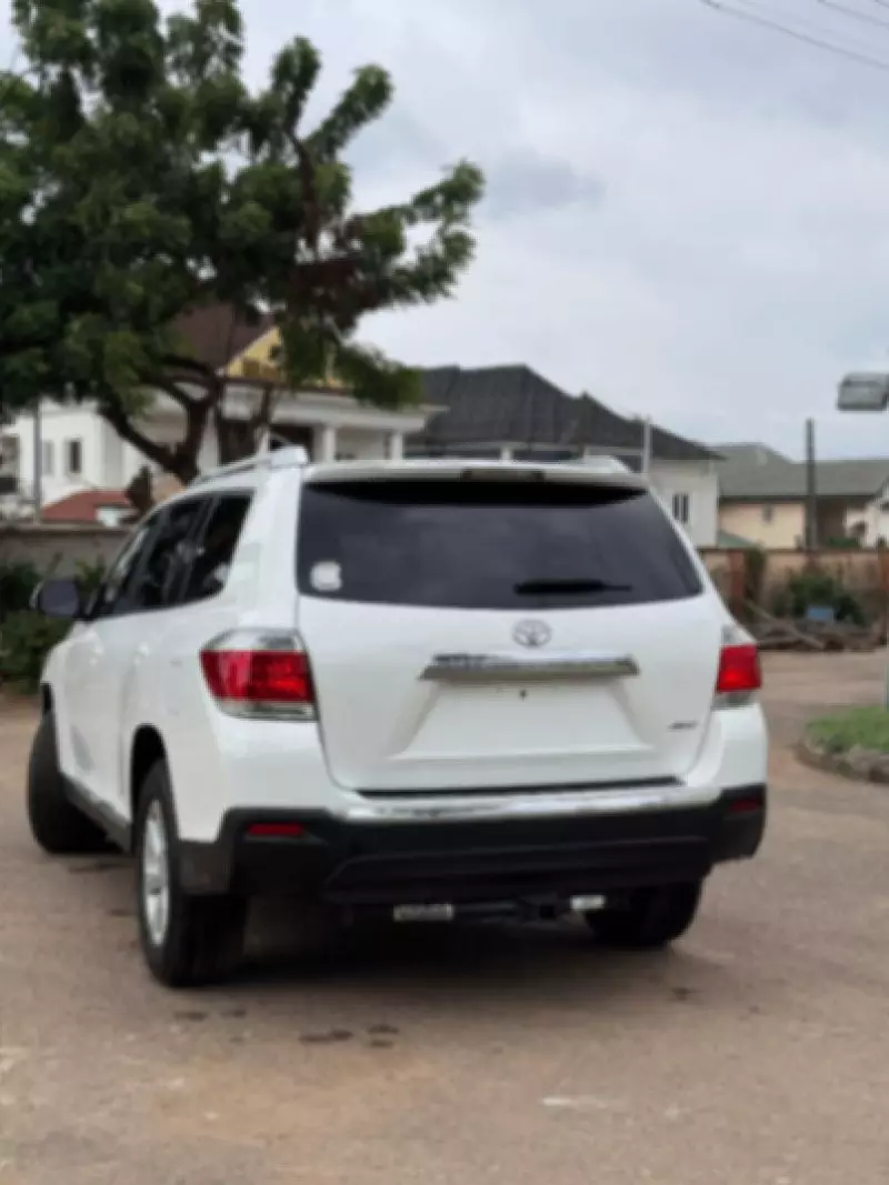 Toyota Highlander - 2011