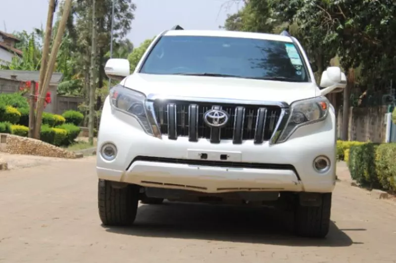 Toyota Land Cruiser   - 2011