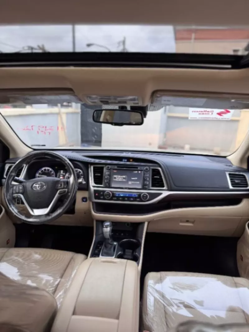 Toyota Highlander   - 2015