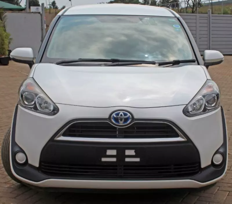 Toyota Sienta Hybrid    - 2020