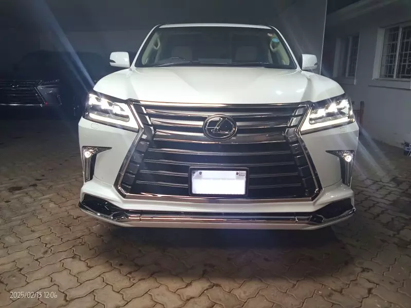 Lexus LX 570   - 2016