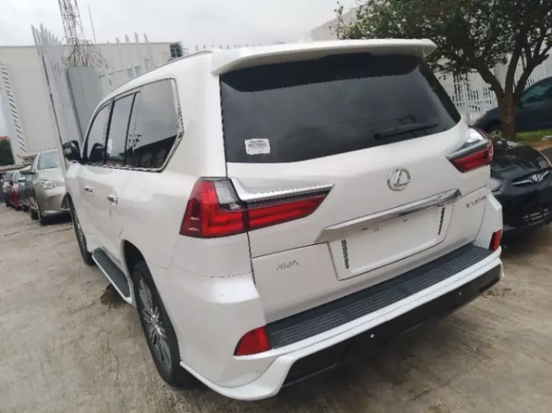 Lexus LX 570   - 2017