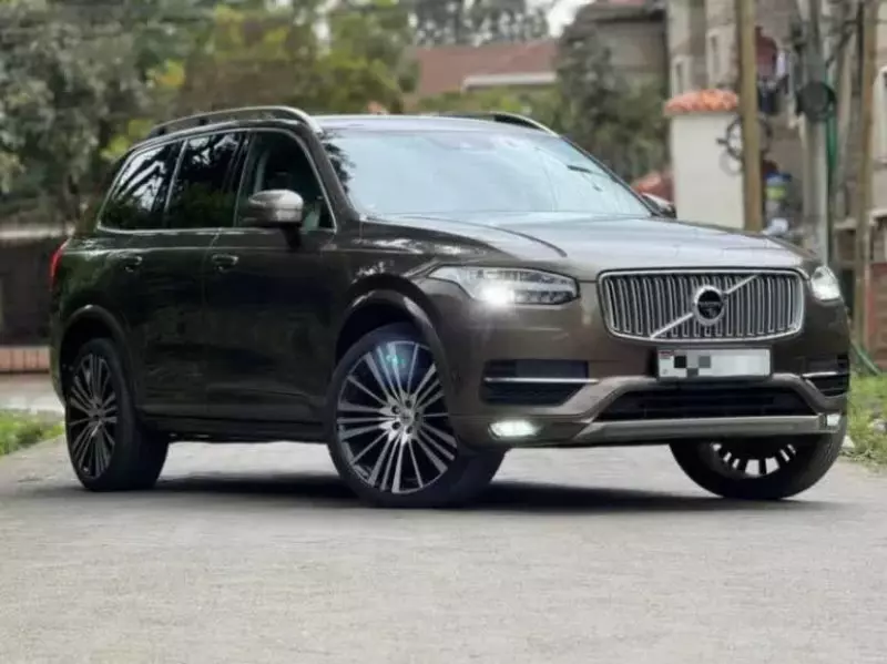 Volvo XC90   - 2018