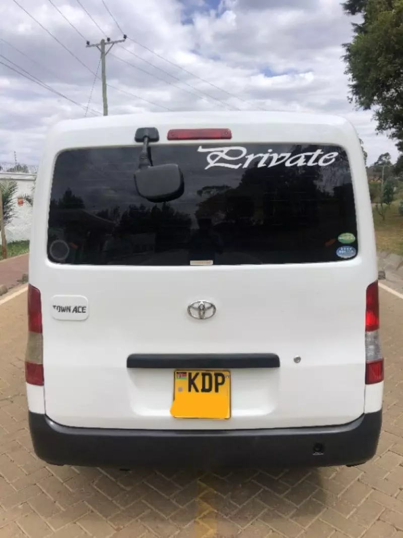 Toyota Town Ace   - 2015