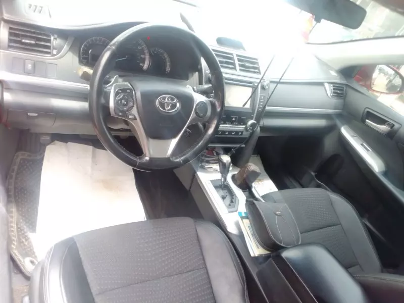 Toyota Camry   - 2013