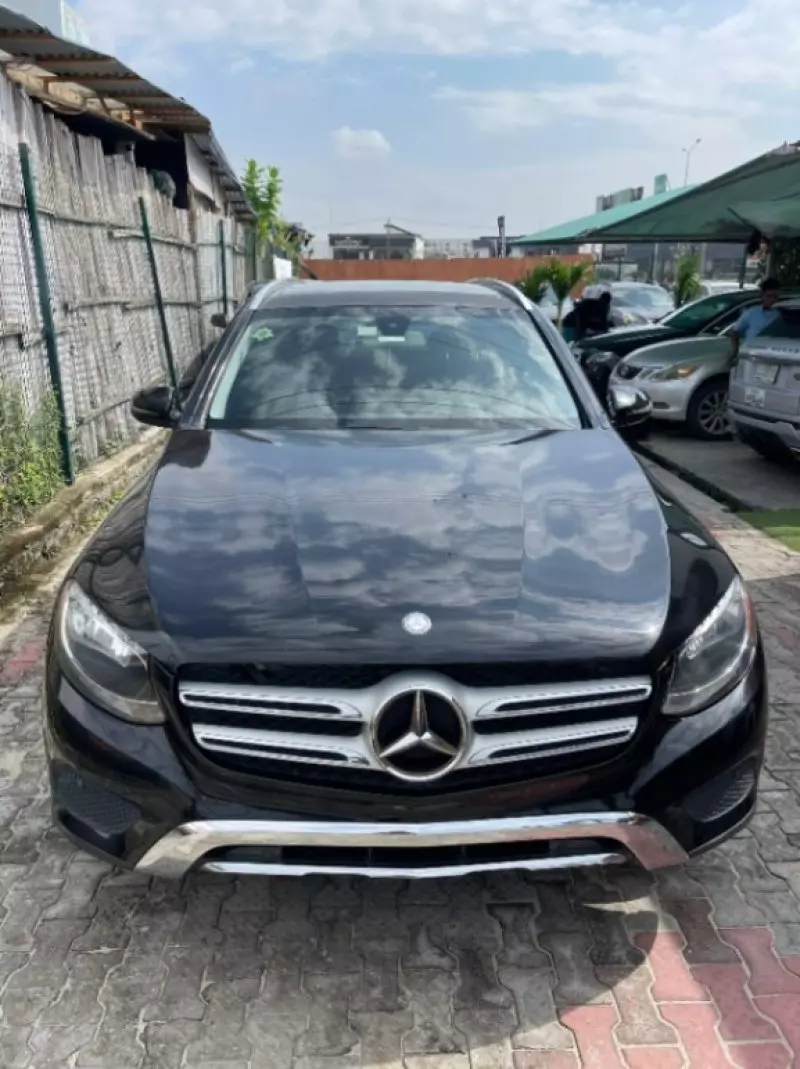 Mercedes-Benz GLC 300   - 2016