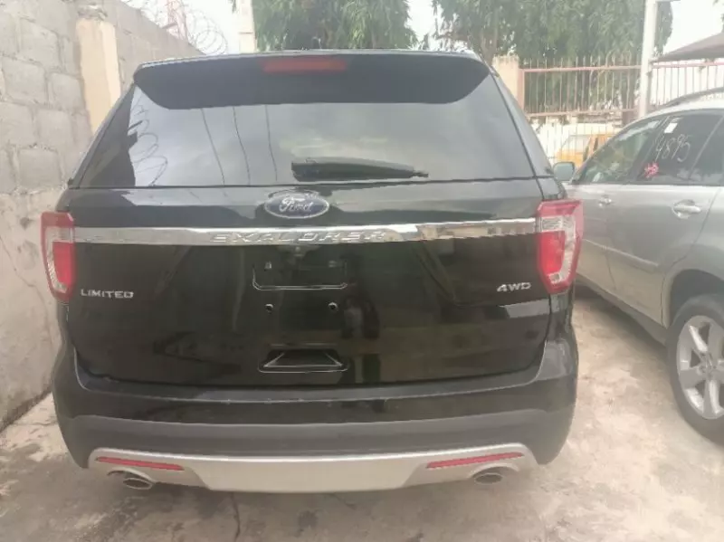 Ford Explorer XLT 3.5L   - 2016