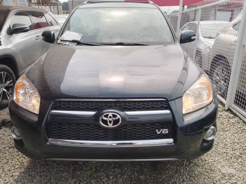 Toyota Rav4   - 2010
