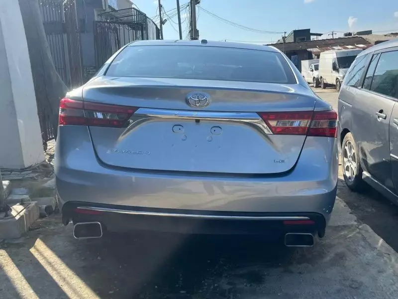 Toyota Avalon   - 2016