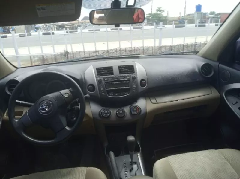 Toyota RAV 4   - 2010