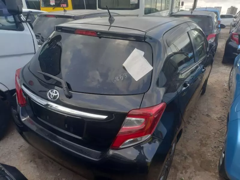 Toyota Vitz   - 2015
