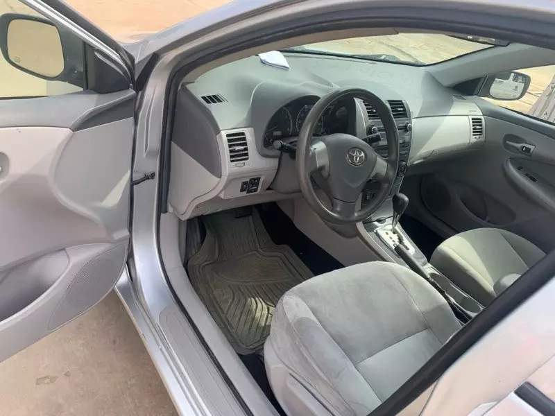 Toyota Corolla   - 2010
