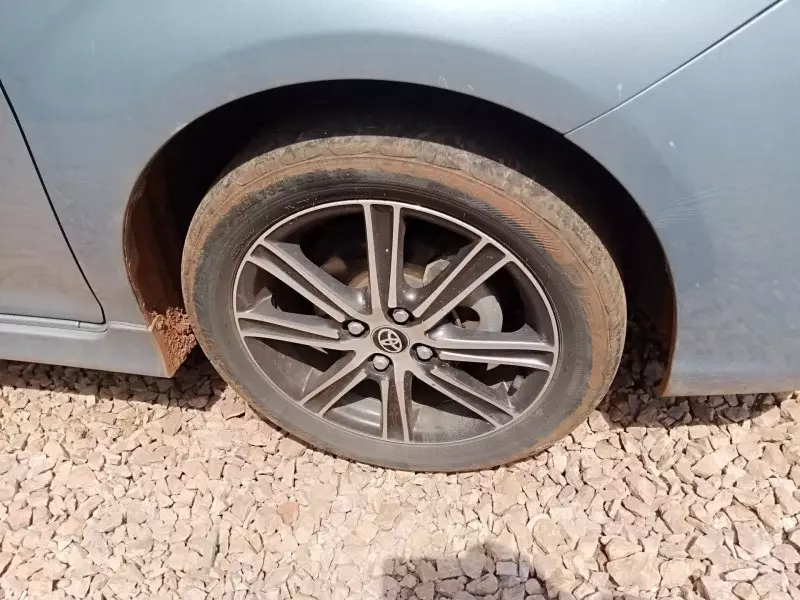 Toyota Fielder hybrid    - 2015