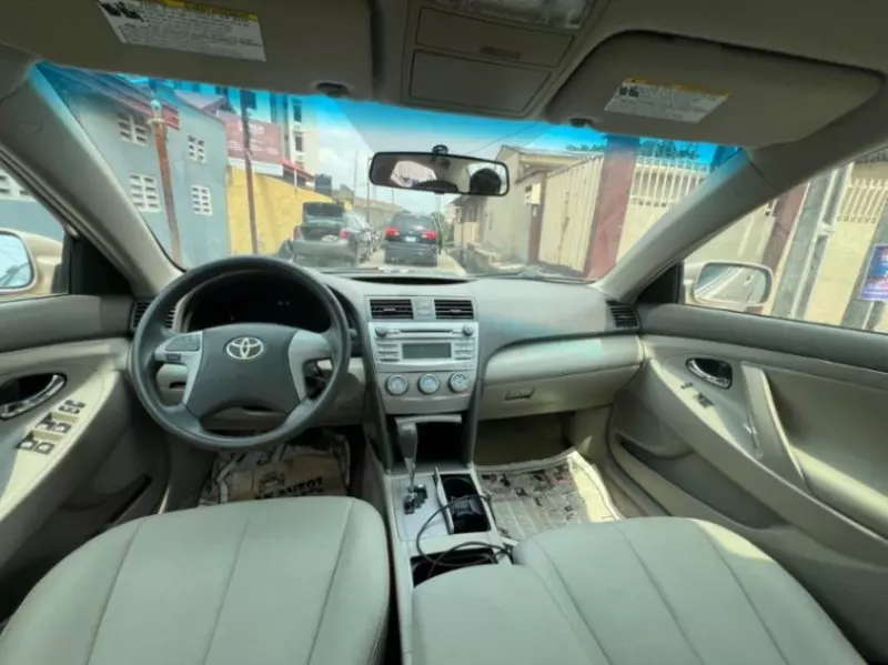 Toyota Camry   - 2011