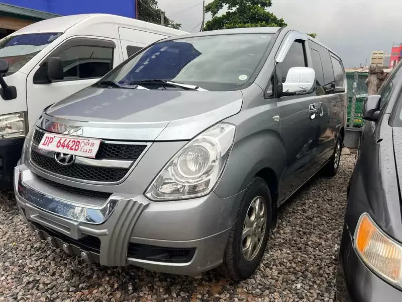 Hyundai H-1 Starex   - 2012