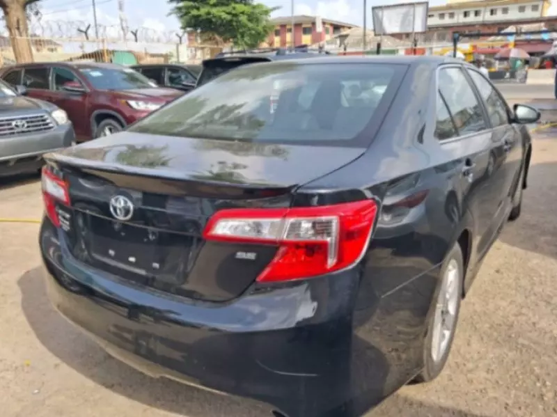 Toyota Camry   - 2014