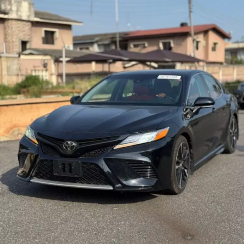 Toyota Camry   - 2018