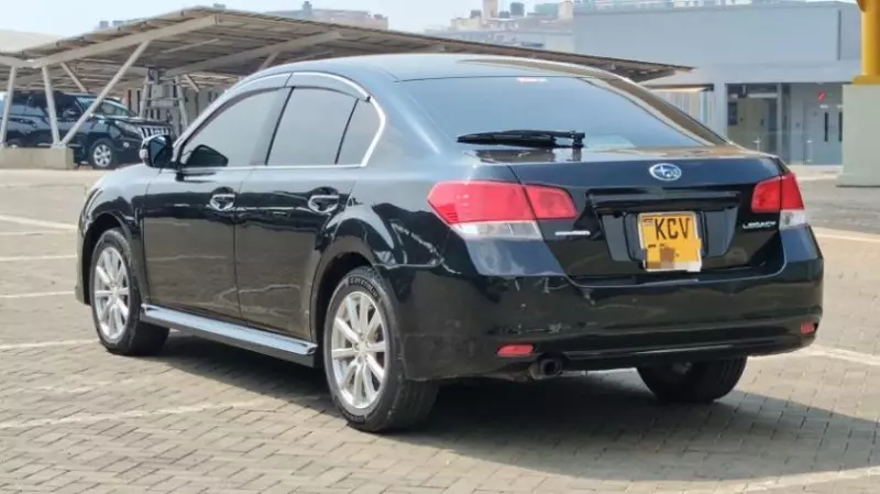 Subaru Legacy    - 2012