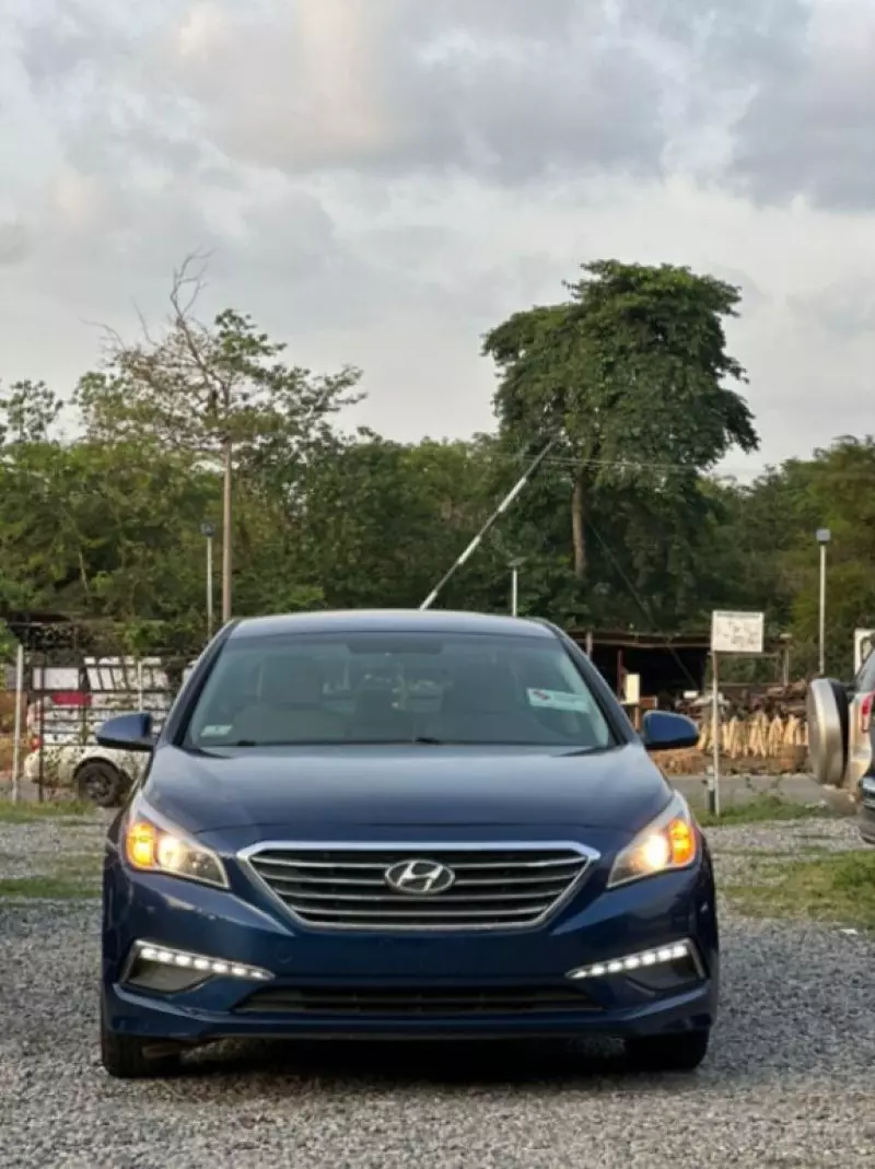 Hyundai Sonata   - 2015