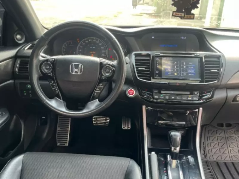 Honda Accord   - 2016