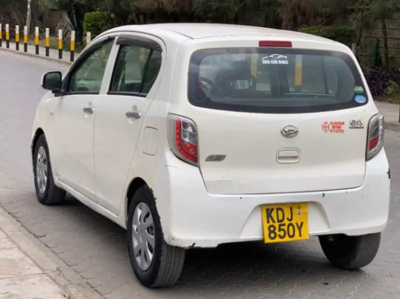 Daihatsu Mira    - 2015