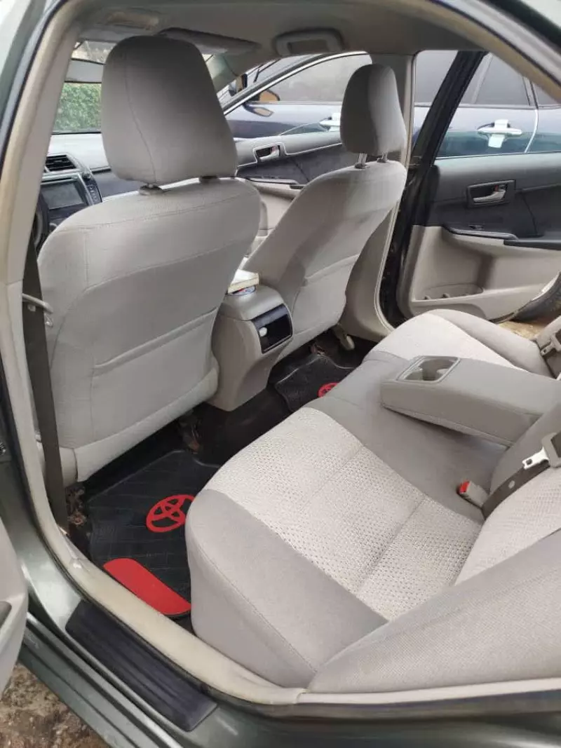 Toyota Camry   - 2012