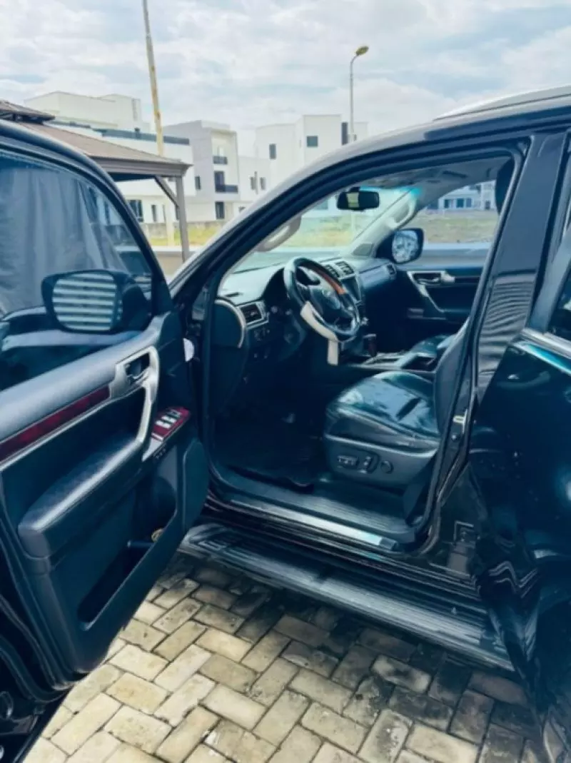 Lexus GX 460   - 2011