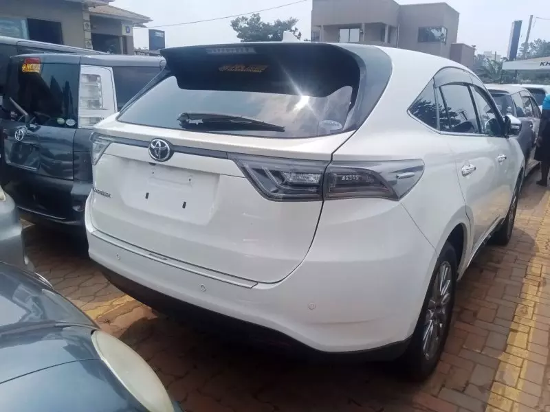 Toyota Harrier   - 2015