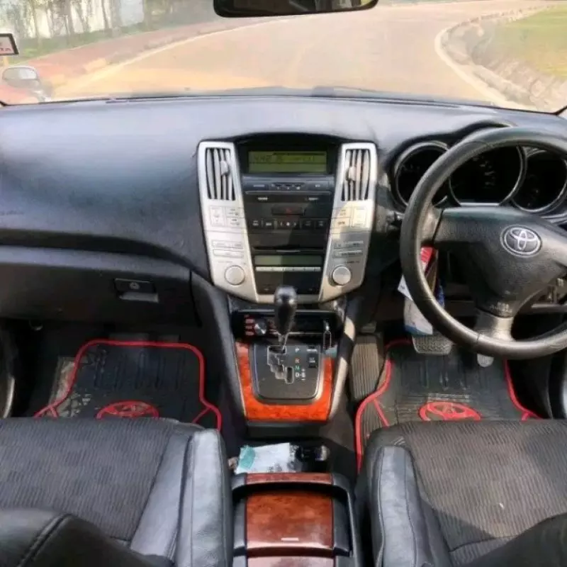 Toyota Harrier   - 2004
