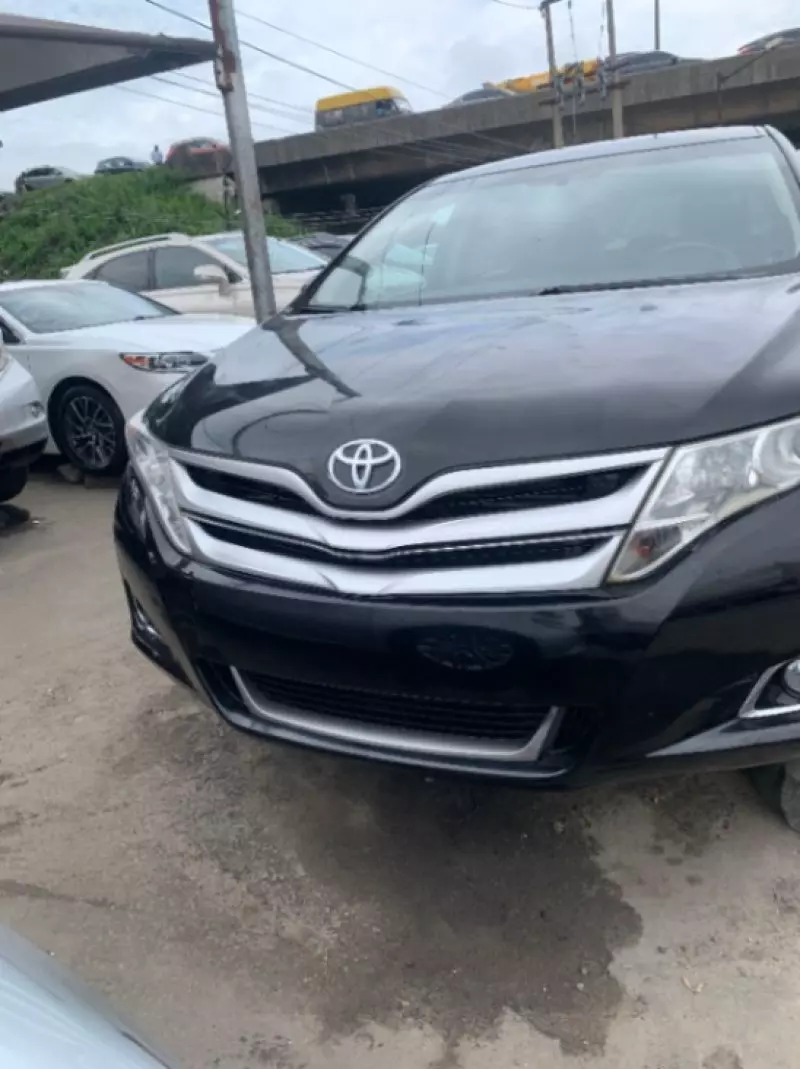 Toyota Venza   - 2013